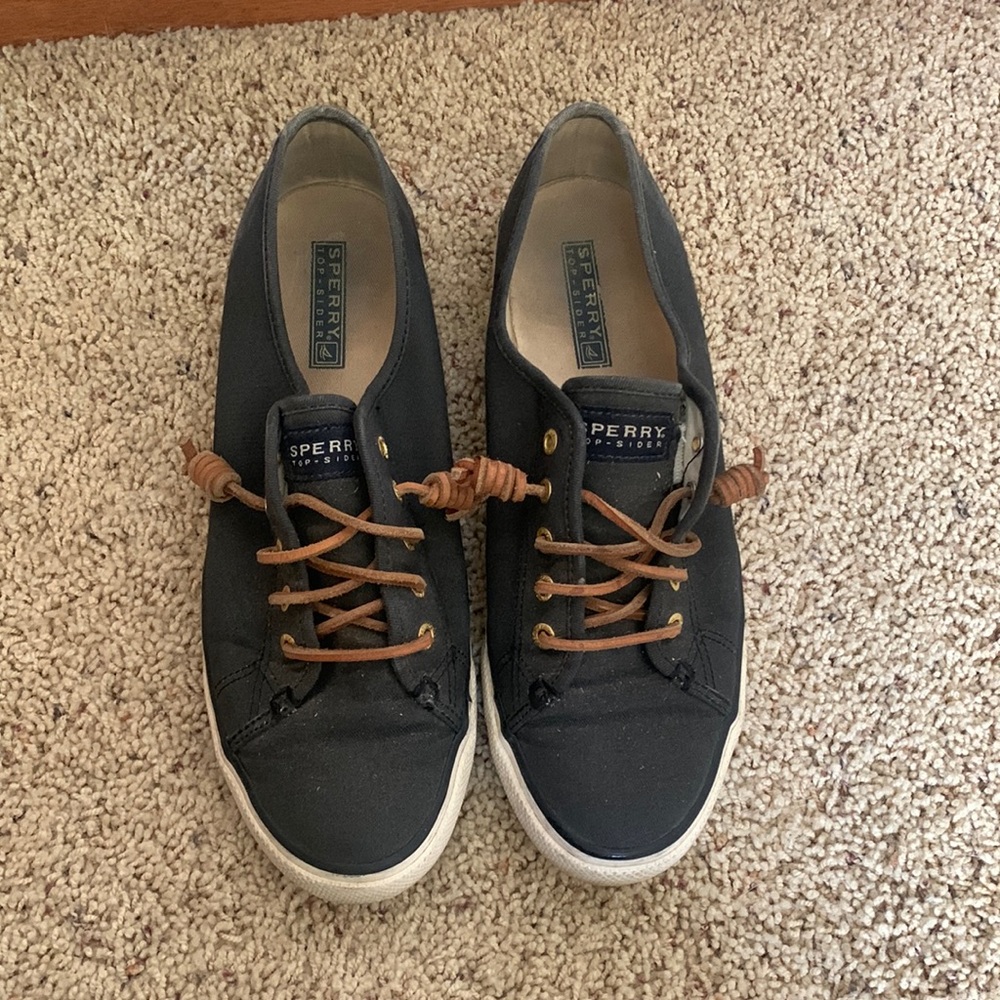 Sperry Crest Vibe